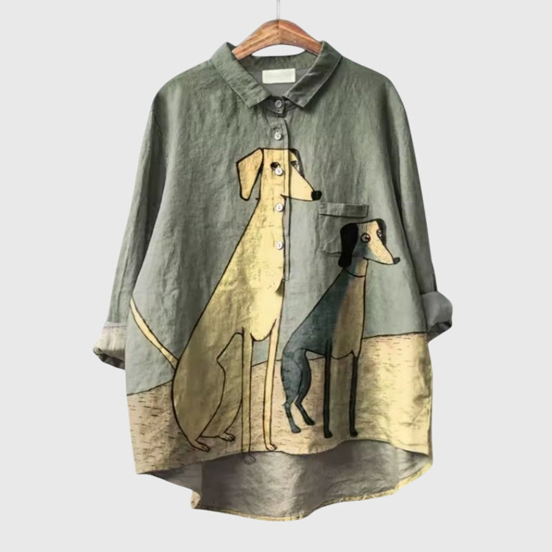 Caroline | Rolig Blus med Hundmotiv