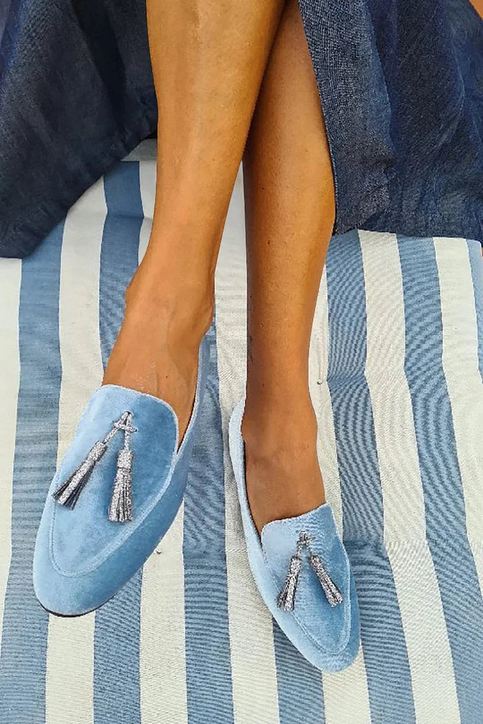Stilrena Loafers med Tofsar och Låg Klack