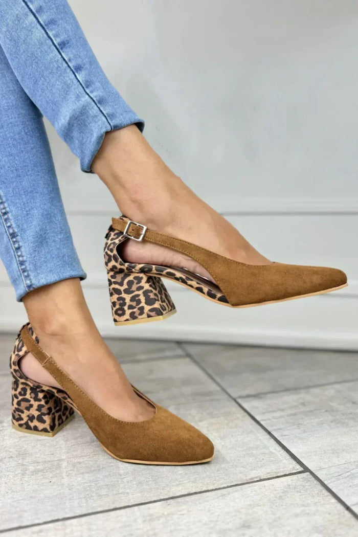 Dam Slingback Pumps med Spetsig Tå och Leopardmönstrat Block