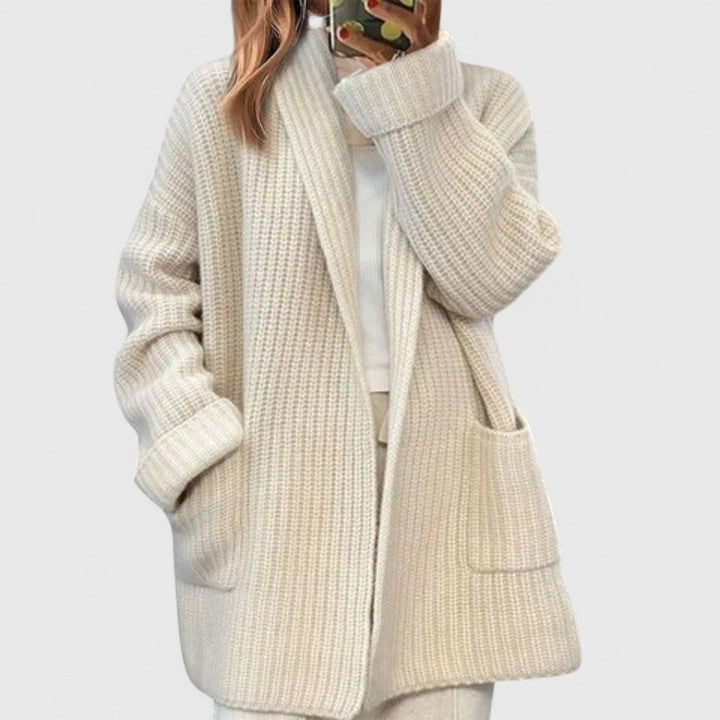 Josefin | Varm Ribbstickad Kofta