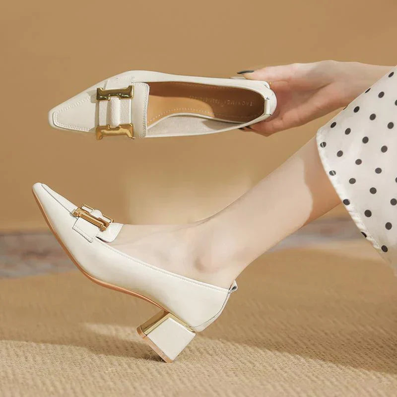 Josefin | Spetsiga Pumps till Kontoret och Kvällen