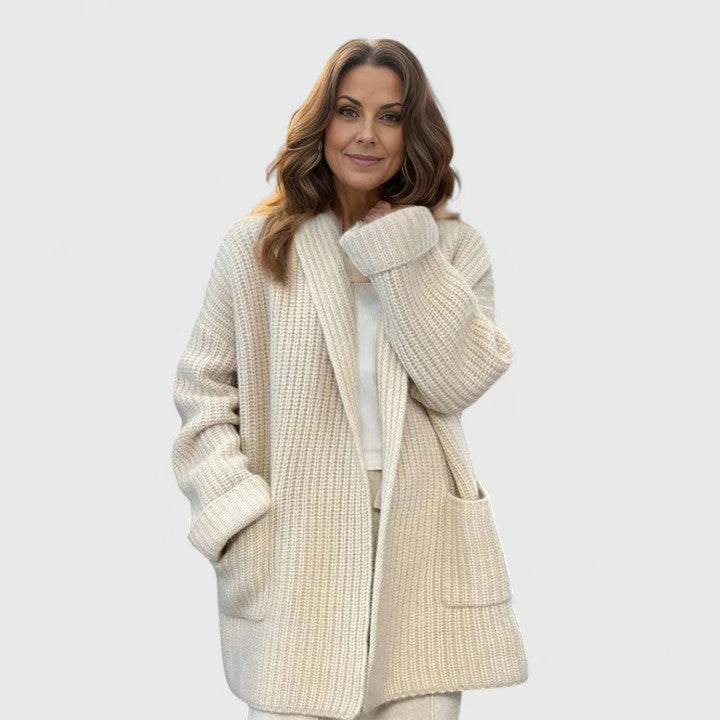 Josefin | Varm Ribbstickad Kofta