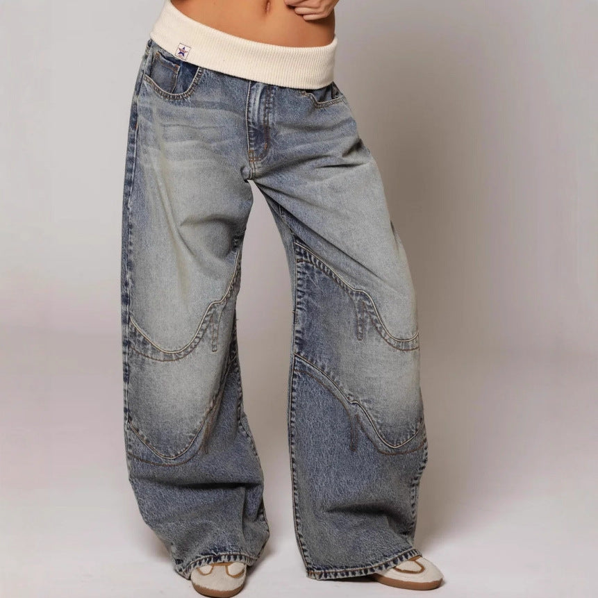 Löst sittande jeans med raka ben och fickor – streetstil