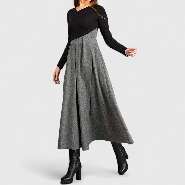 Nora | Figursmickrande Klänning med Eleganta Detaljer