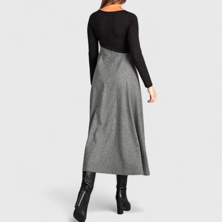 Nora | Figursmickrande Klänning med Eleganta Detaljer