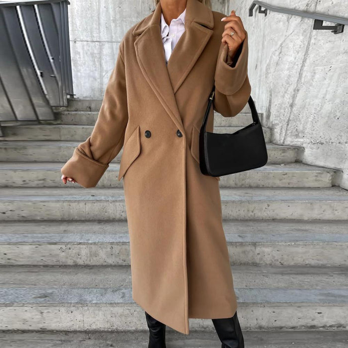 Lång Trenchcoat med Klassisk Krage och Fickor