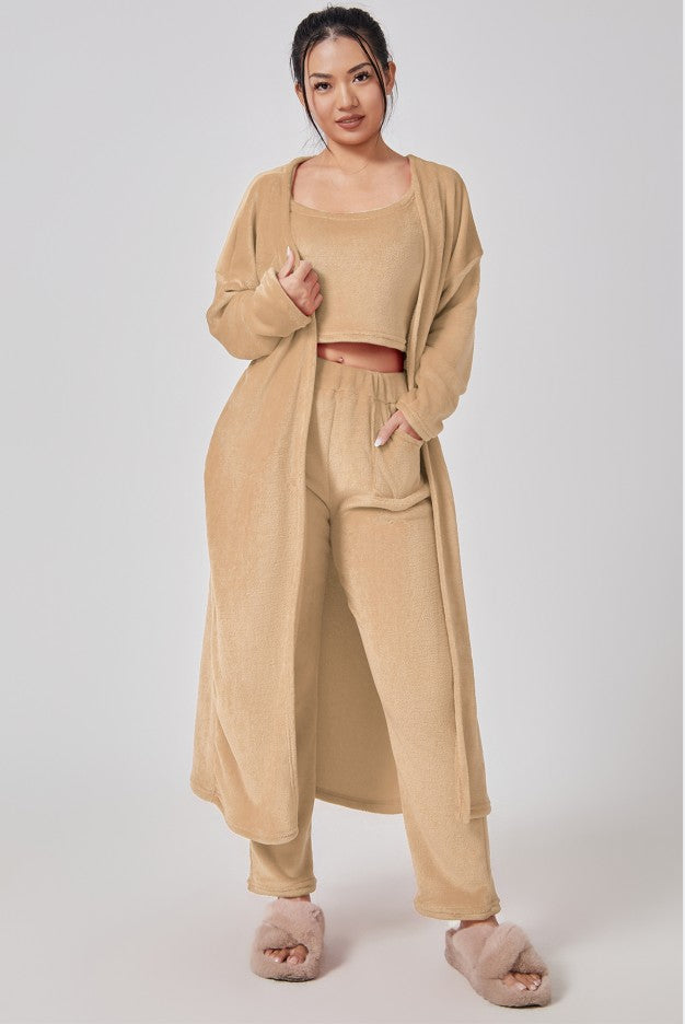 Pyjamas dam i tredelat set med mjuk och fluffig känsla